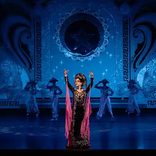 How long is Alcazar show Pattaya