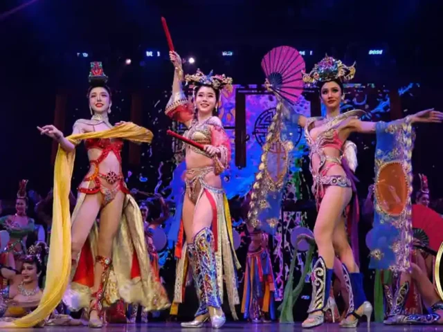 Simon Cabaret Phuket - Cabaret Show Thailand