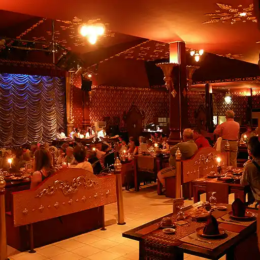 Yannawa Thai dinner show Nopparat Thai Dance